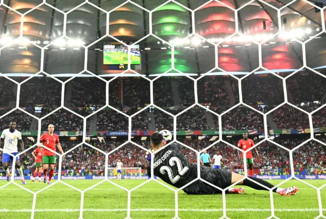 1720220714771049966.png 开云官网-点球大战 圣迪奥戈不如迈尼昂 马丁内斯错错错!