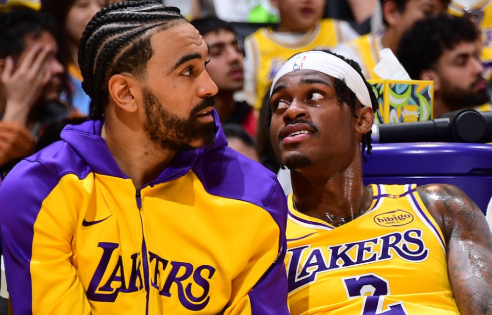 kaiyun-湖人瞄准三大潜在目标!计划打包交易两人 兜售2032年首轮签