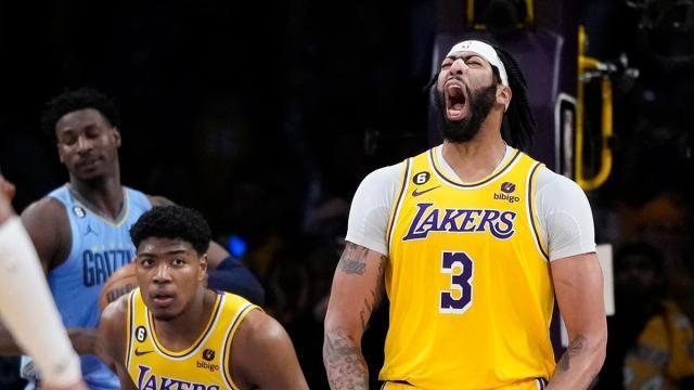 1678283986920075518.jpeg 开云体育下载-加索尔球衣退役激励浓眉,他扛起球队杀到西部第九