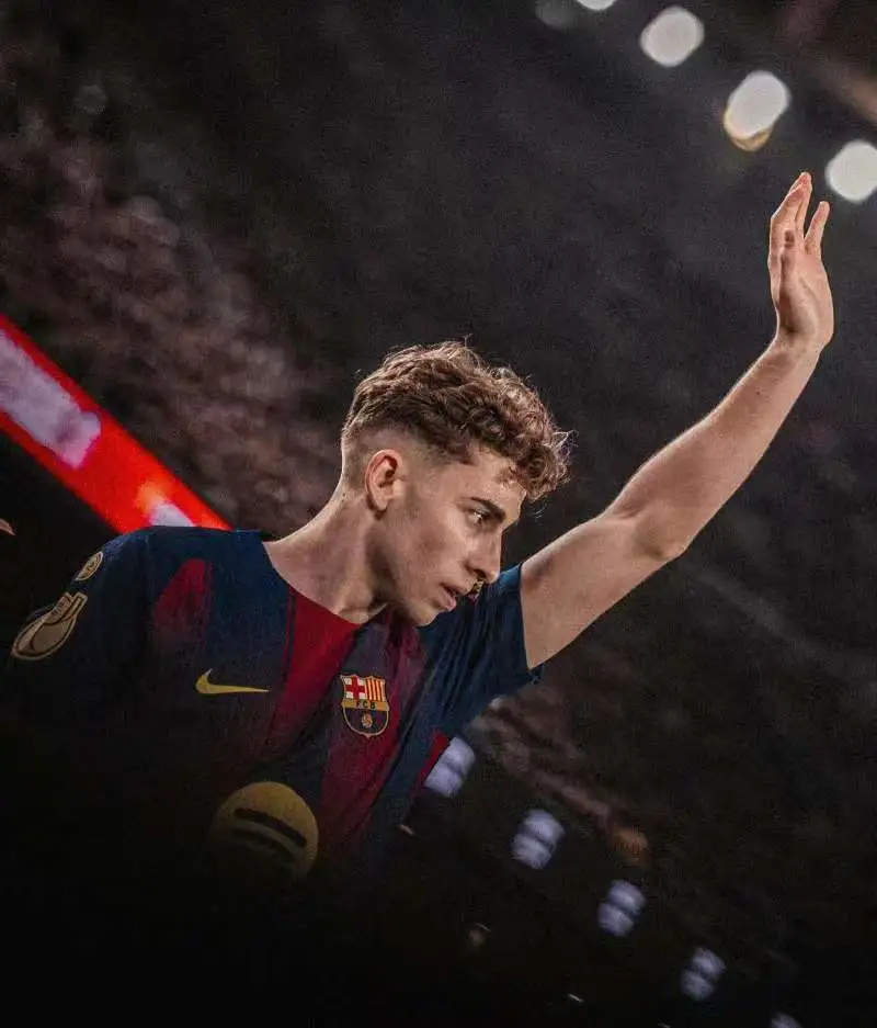 开云官网-费尔明赛后社媒：为球队骄傲，凭借这样的斗志能取得大成就