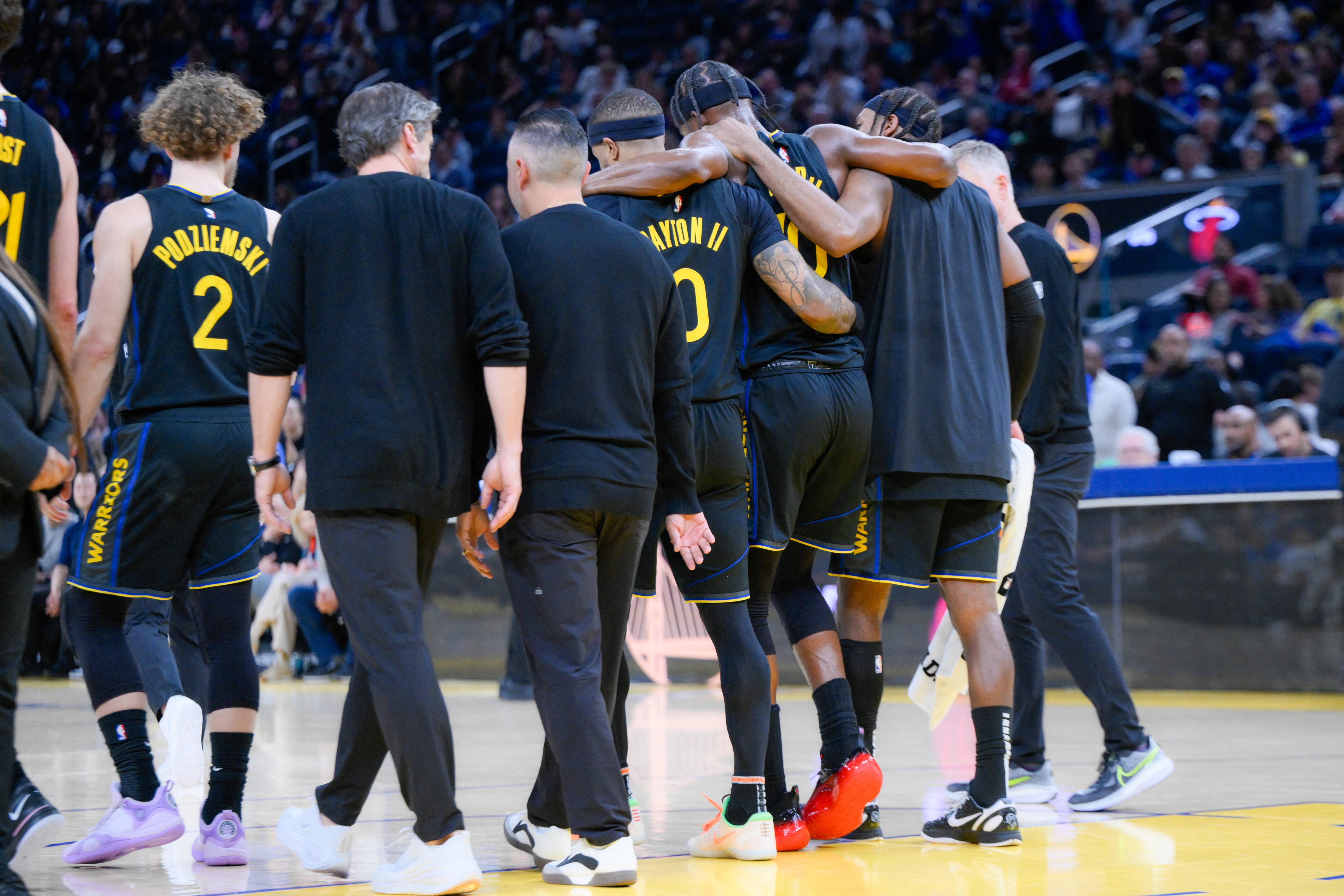 开云APP-金州伤病梦魇！巴特勒ACL报销 穆迪恐怖膝伤 库里跑步膝归期未定